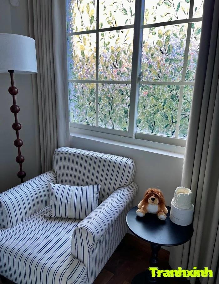 trang trí cửa sổ chill