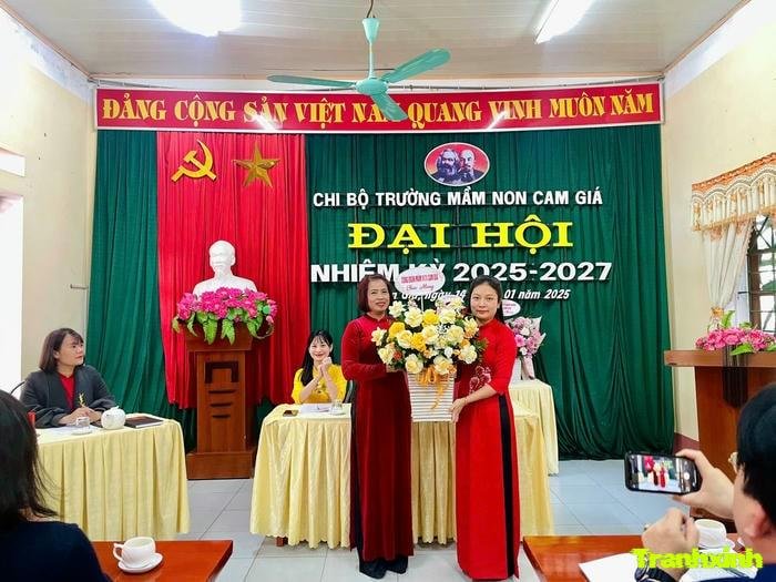trang trí đại hội chi bộ