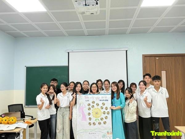 trang trí đầu báo tường