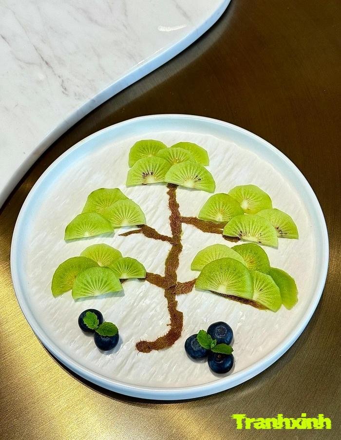 trang trí dĩa trái cây đơn giản bằng kiqi