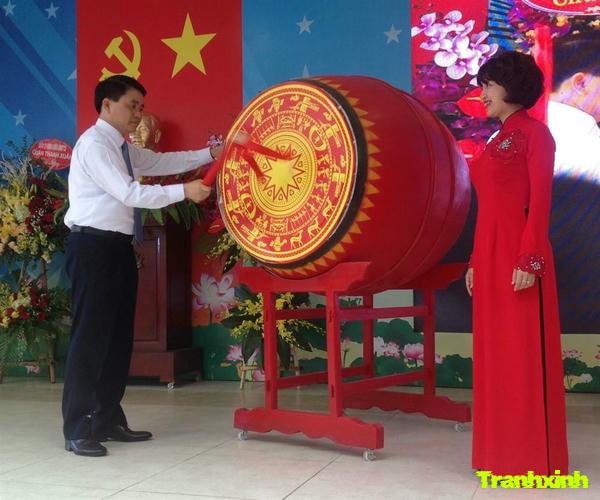 trang trí dùi trống khai giảng hd