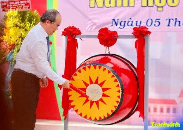 trang trí dùi trống khai giảng năm nay