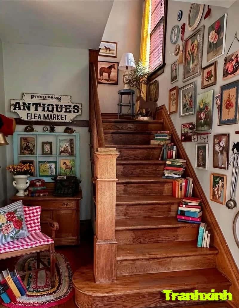trang trí gầm cầu thang phòng khách