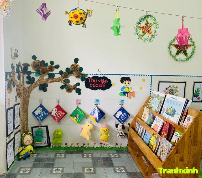 trang trí giá sách lớp học truyện tranh