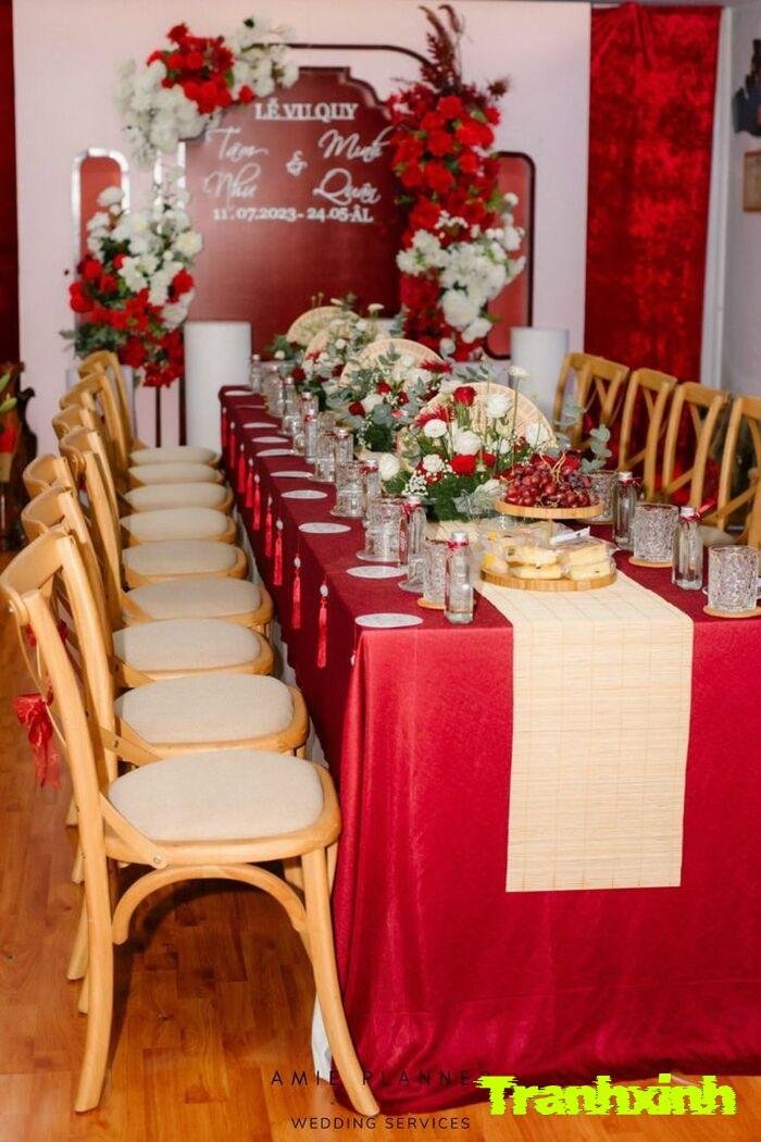 trang trí gia tiên màu đỏ