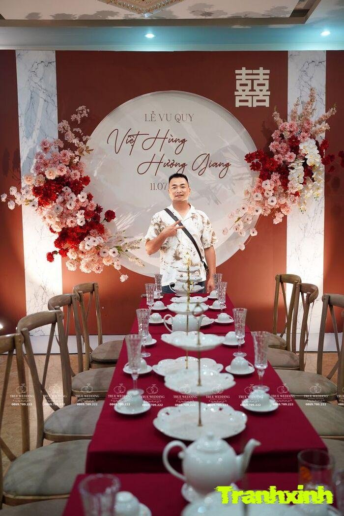 trang trí gia tiên ngày ăn hỏi