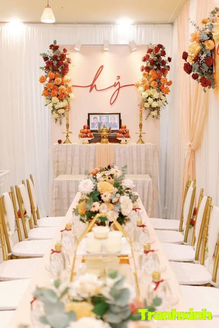 trang trí gia tiên tone đỏ vàng