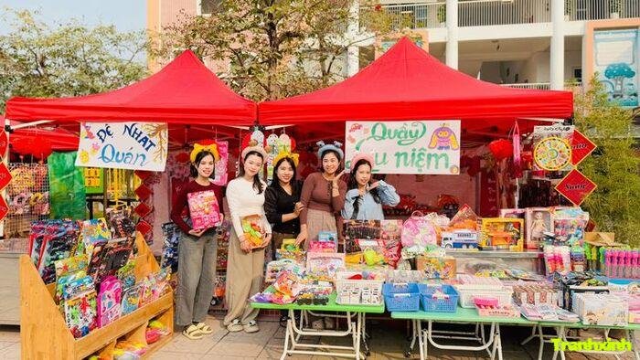 trang trí gian hàng background đẹp