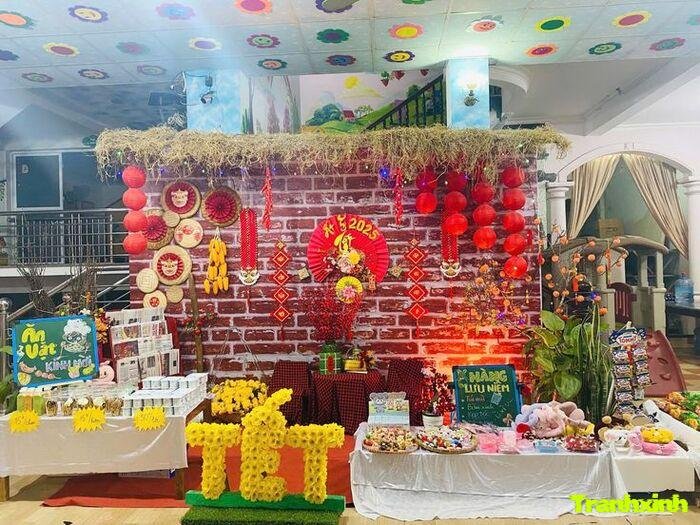 trang trí gian hàng lưu niệm