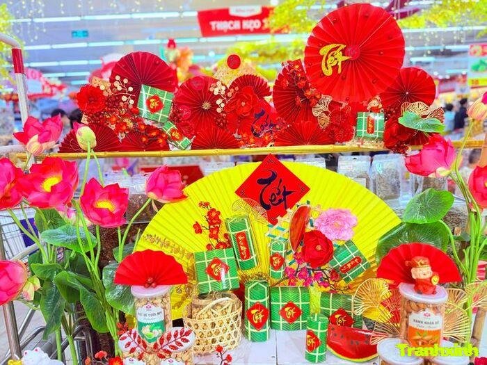 trang trí gian hàng mỹ phẩm