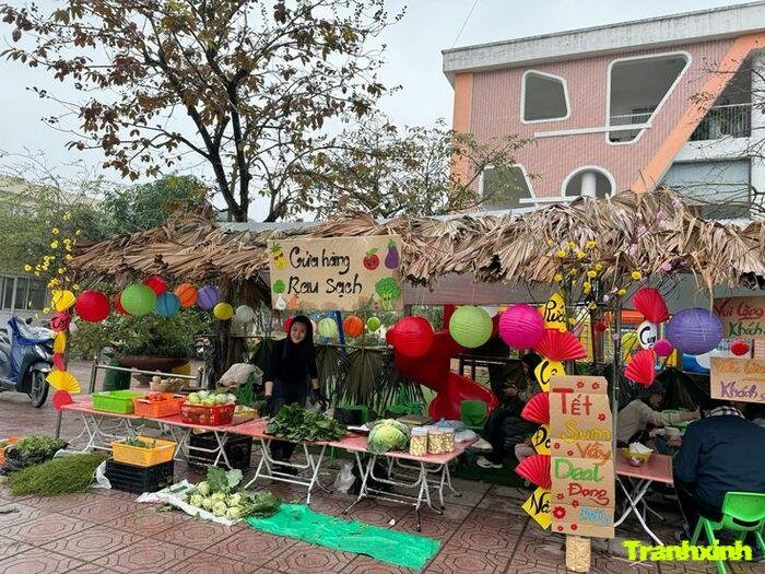 trang trí gian hàng tối giản