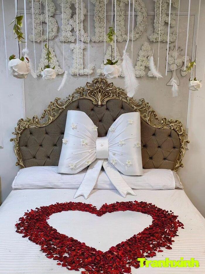 trang trí giường cưới sang trọng