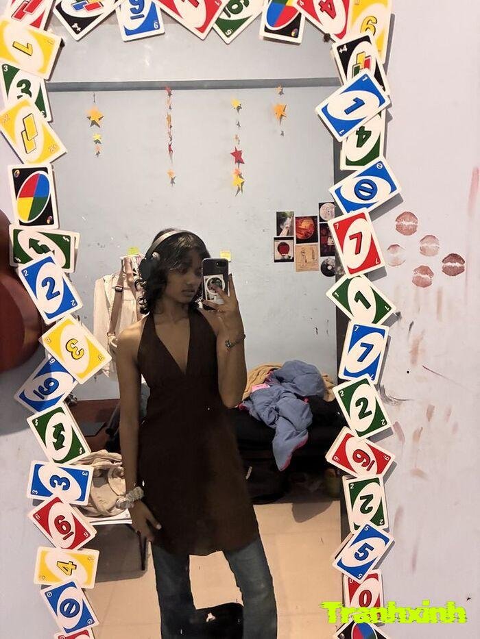 trang trí gương khung gỗ