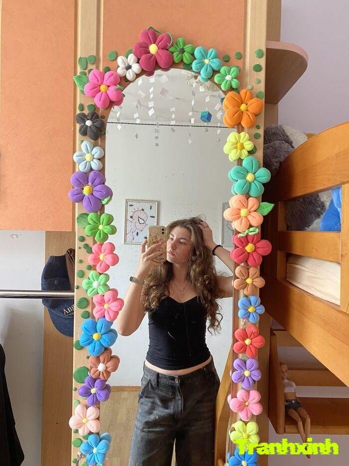 trang trí gương khung kim loại