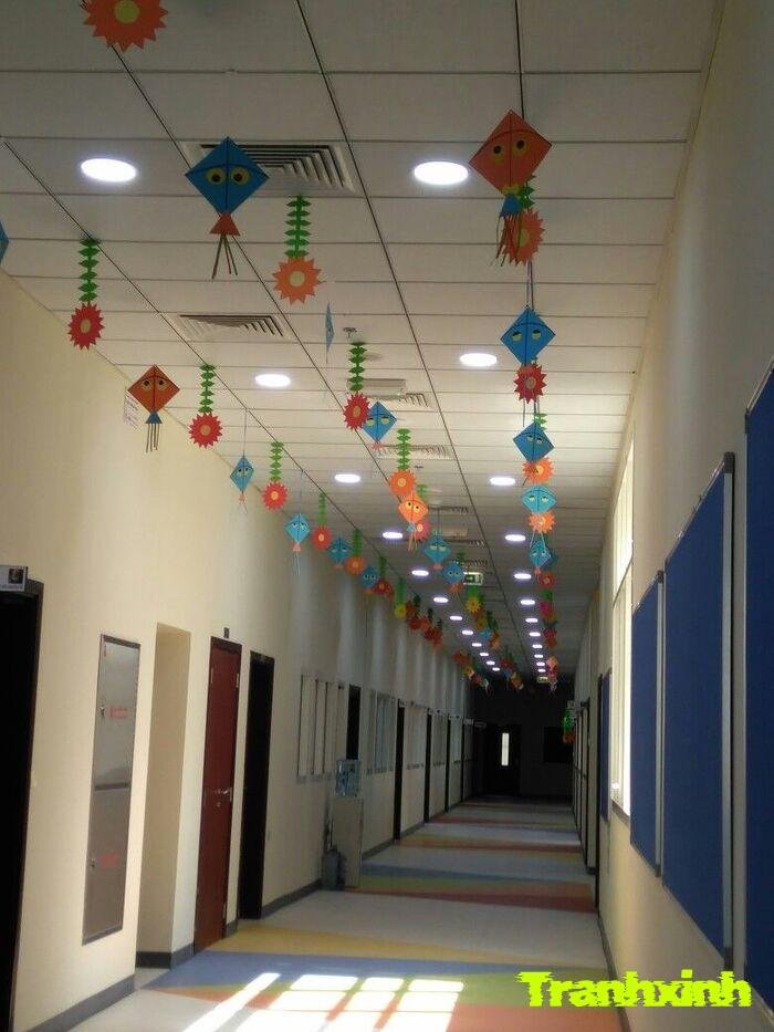 trang trí hành lang mầm non gọn gàng