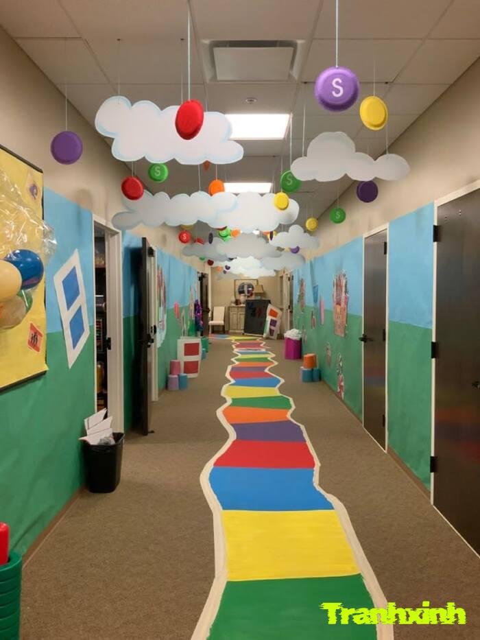 trang trí hành lang mầm non hiện đại
