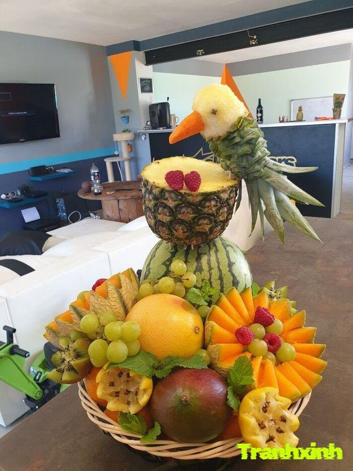 trang trí hoa quả không gian tiệc
