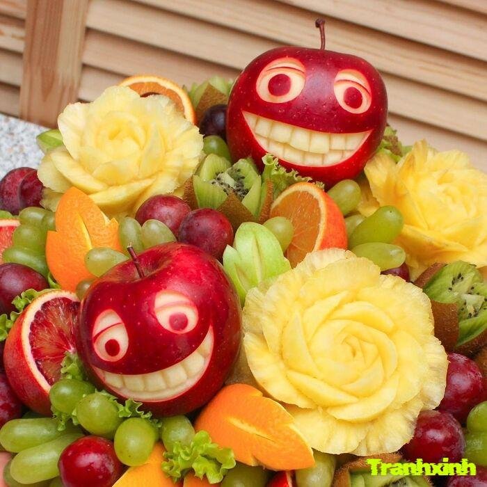 trang trí hoa quả nền sáng sinh động
