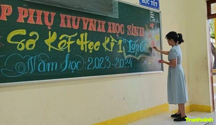 trang trí họp phụ huynh bố cục cân đối