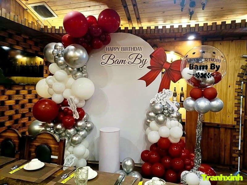 trang trí phòng cưới bằng bóng bay