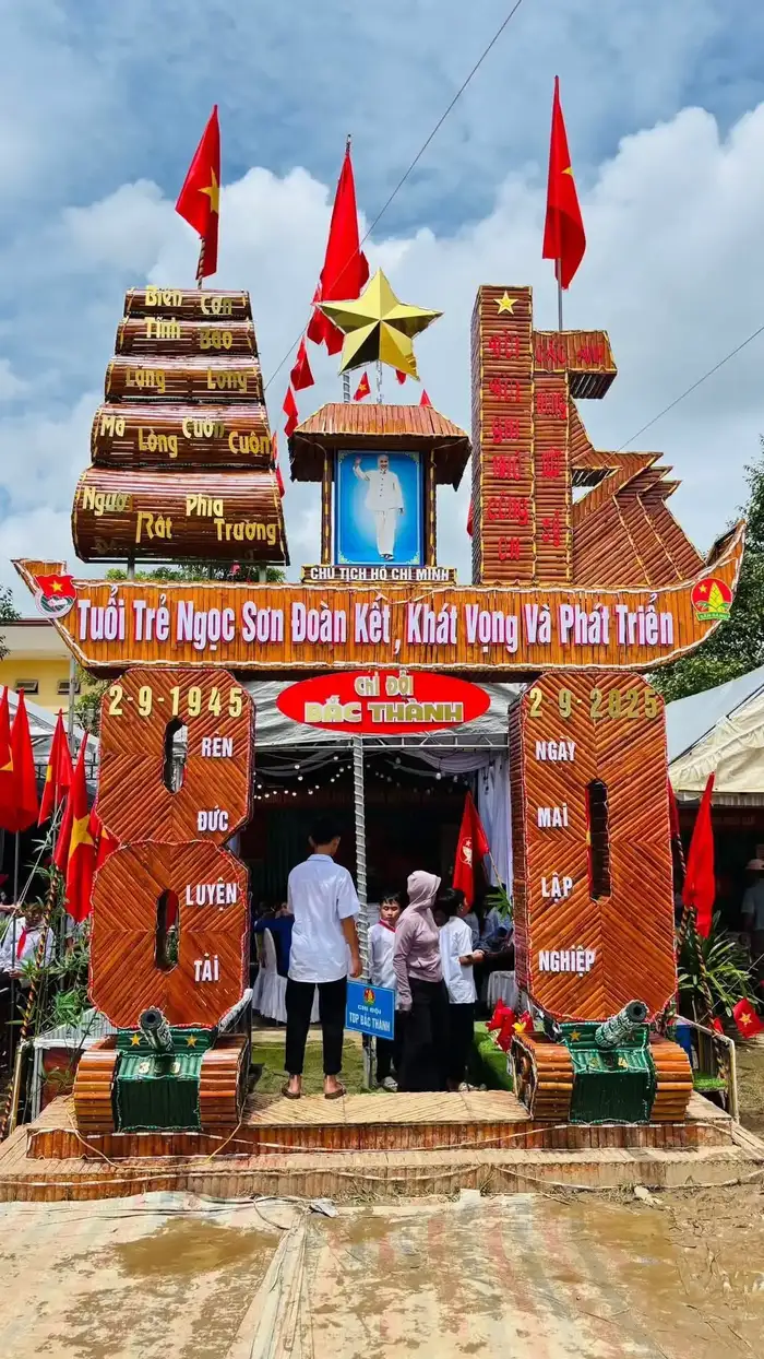 tự làm trang trí cổng trại